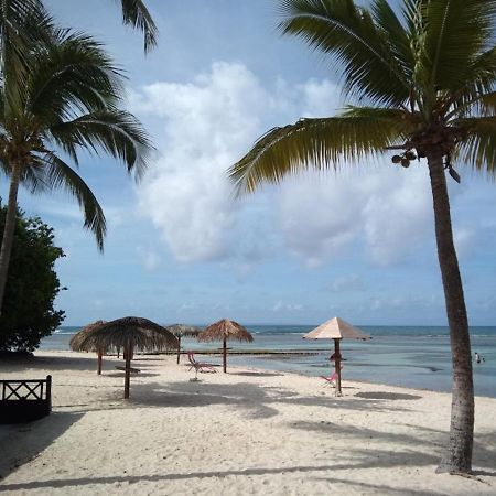 شقة Escapades Ensoleillees - Saint-Francois - Front De Mer Et Piscine المظهر الخارجي الصورة